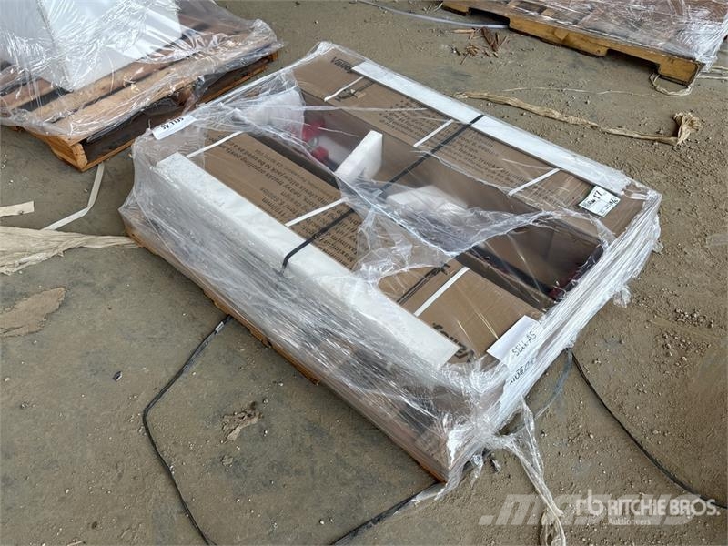 Quantity of (3) Arcan 4 ft Farm Jack Other