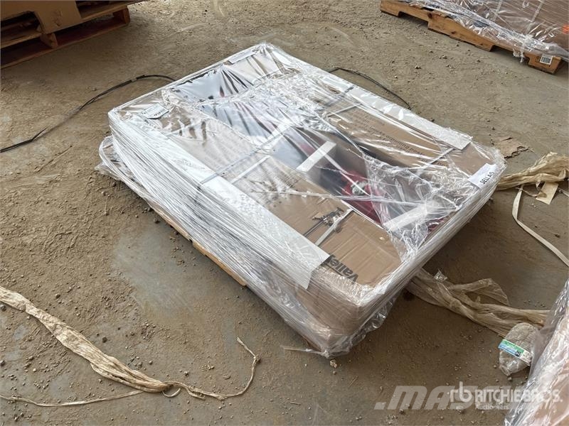 Quantity of (3) Arcan 4 ft Farm Jack Other