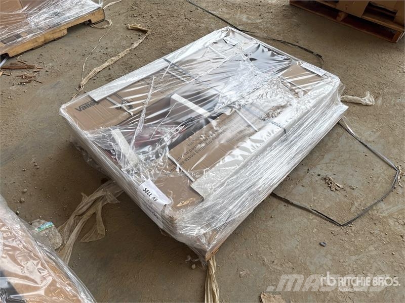 Quantity of (3) Arcan 4 ft Farm Jack Other