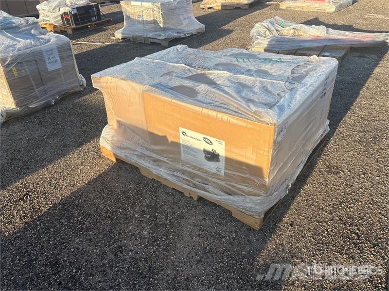 Quantity of (3) Boxes of Mr. Heater 80000 cal 80,0 Fűtő és Hűtő felszerelések
