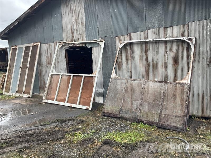 Quantity of (3) Chip Trailer Tailgates Drugi deli