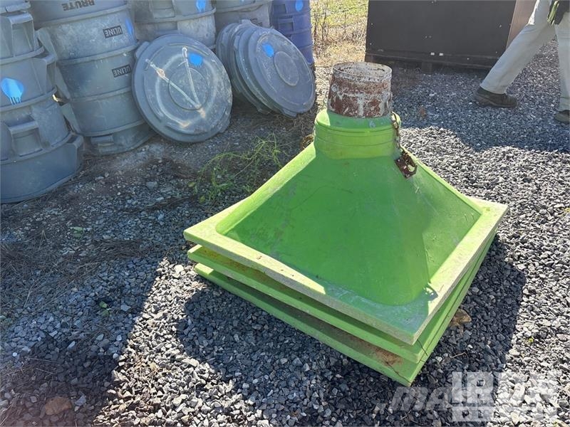  Quantity of (3) Concrete Hoppers 其他