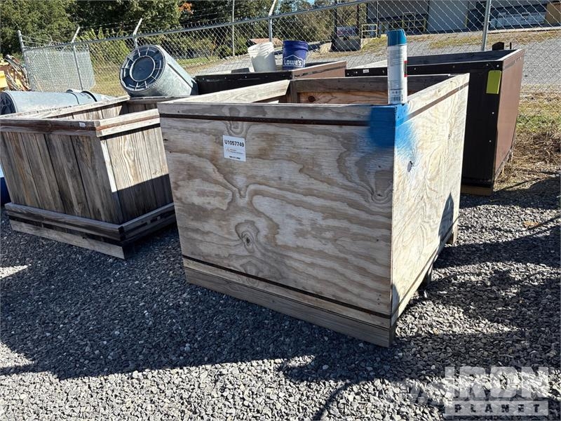Quantity of (3) Crates of of Rebar Caps & Adjustab Outros componentes