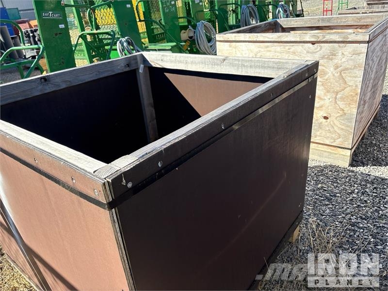 Quantity of (3) Crates of of Rebar Caps & Adjustab Outros componentes