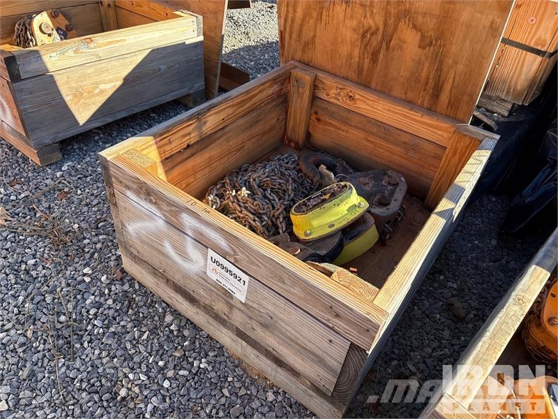  Quantity of (3) Crates of Hartington Cb150 (2) 10  Outros componentes