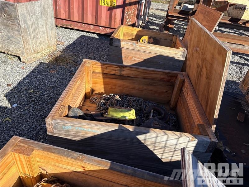  Quantity of (3) Crates of Hartington Cb150 (2) 10  Outros componentes