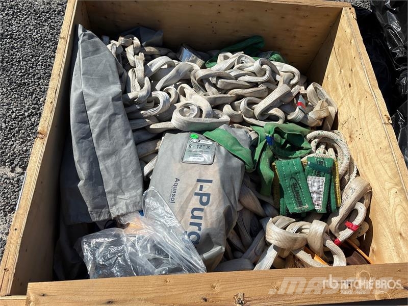 Quantity of (3) Crates of Contractor supplies Outros componentes