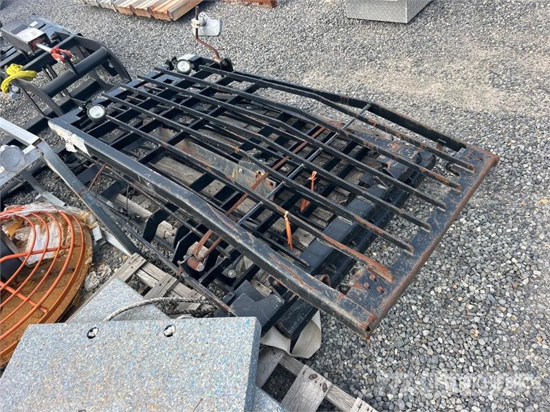 Quantity of (3) Excavator Screens 其他组件