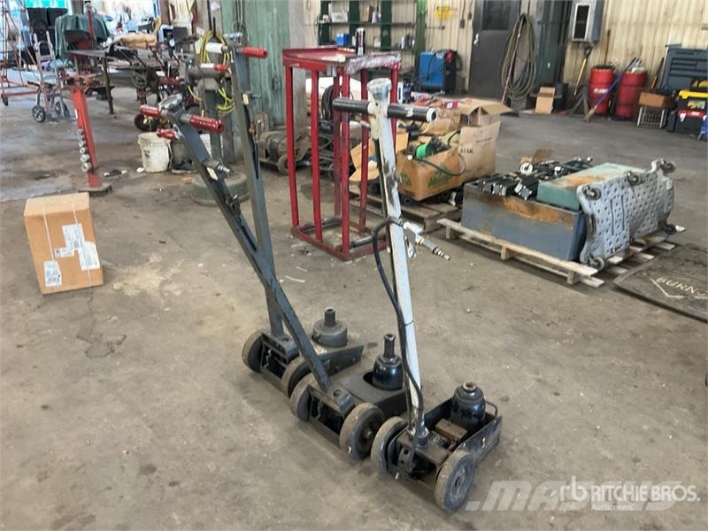  Quantity of (3) Floor Jacks مكونات أخرى