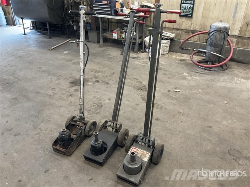  Quantity of (3) Floor Jacks مكونات أخرى