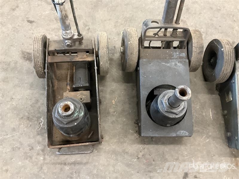  Quantity of (3) Floor Jacks مكونات أخرى