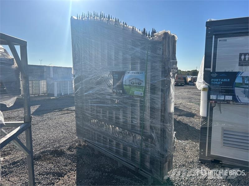  Quantity of (3)  Greatbear 14 ft x 7 ft Wrought Ir ماكينات زراعية - غير ذلك