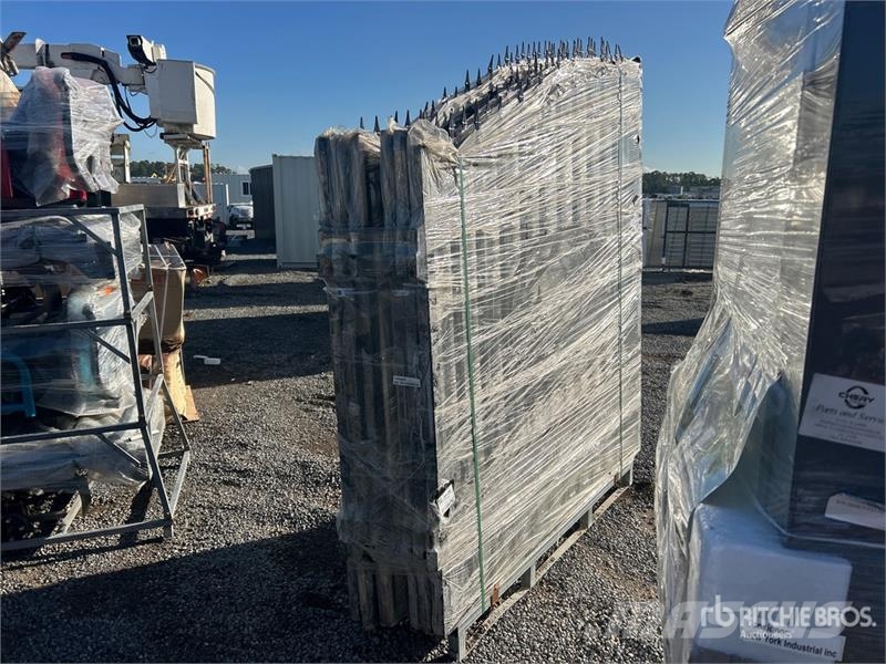 Quantity of (3)  Greatbear 14 ft x 7 ft Wrought Ir ماكينات زراعية - غير ذلك