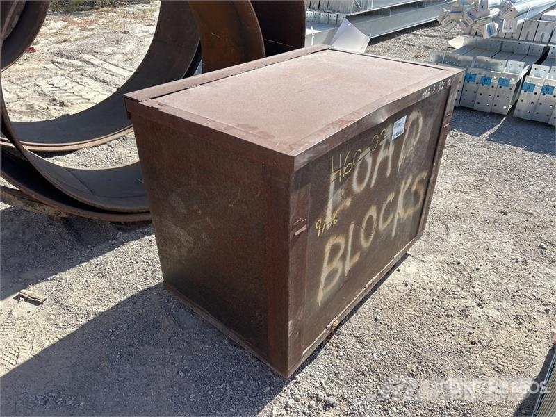 Quantity of (3) Hook Blocks & (1) Overhaul Ball أجزاء ومعدات رافعات