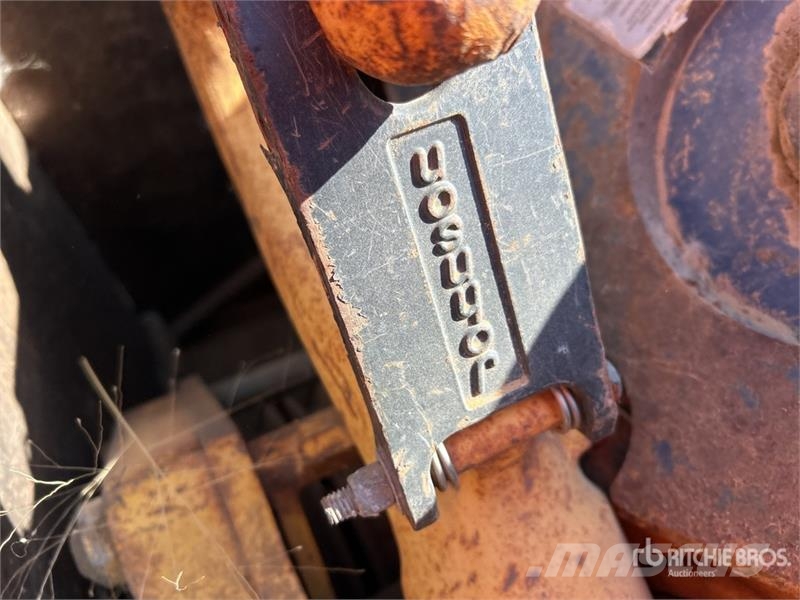  Quantity of (3) Hook Blocks & (1) Overhaul Ball أجزاء ومعدات رافعات