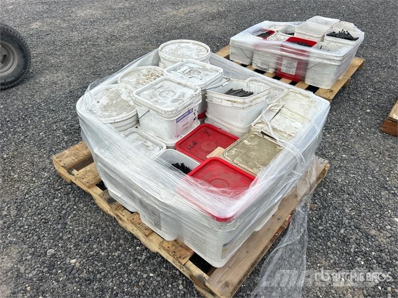  Quantity of 3 in to 8 in Fasteners (Unused) 其他