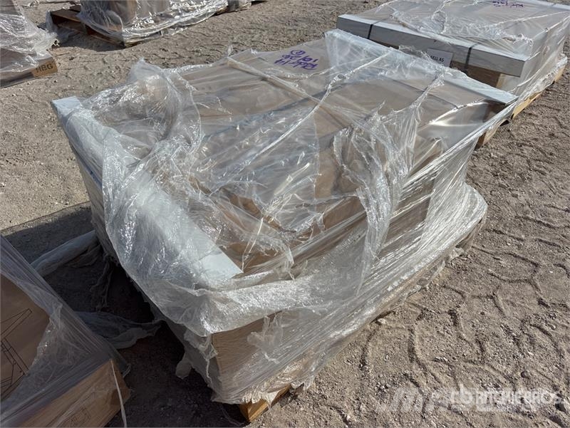 Quantity of (3) Mr. Heater 80,000 BTU Portable for Fűtő és Hűtő felszerelések