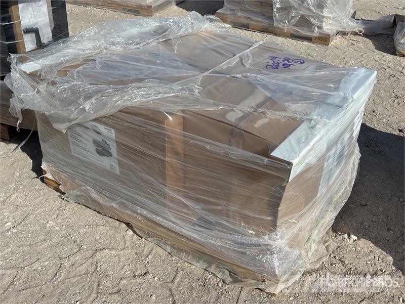 Quantity of (3) Mr. Heater 80,000 BTU Portable for Fűtő és Hűtő felszerelések