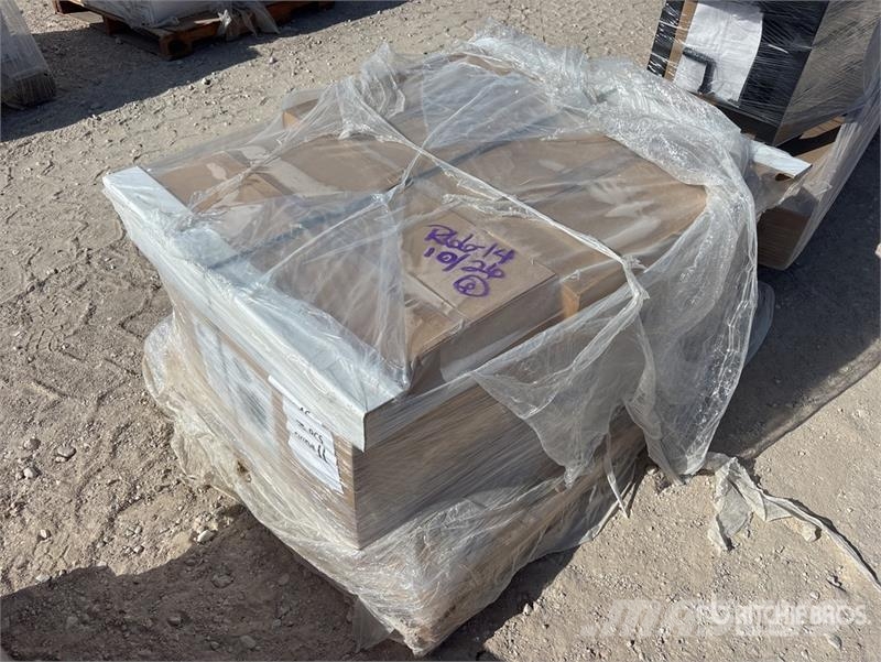 Quantity of (3) Mr. Heater 80,000 BTU Portable for Fűtő és Hűtő felszerelések