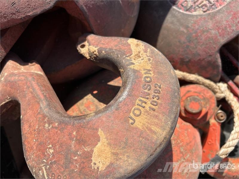  Quantity of (3) Overhaul Ball Delovi i oprema za kran