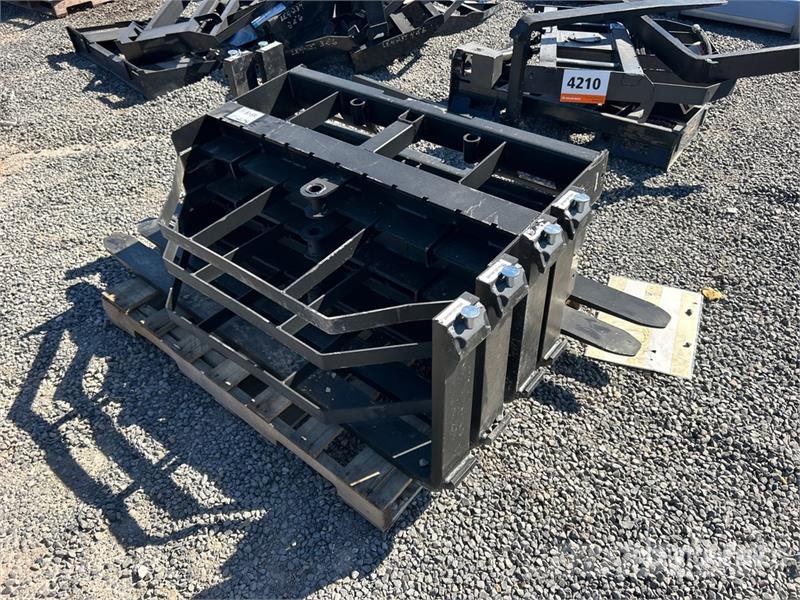  Quantity of (3)  PABREAK SSF120 60 in Skid Steer F Vilice