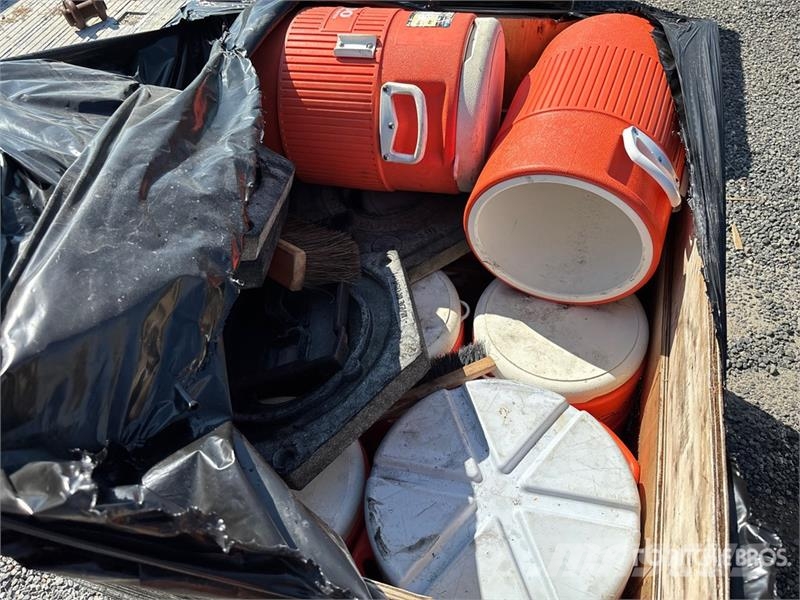  Quantity of (3) Pallets of Contractor supplies معدات البناء - غير ذلك