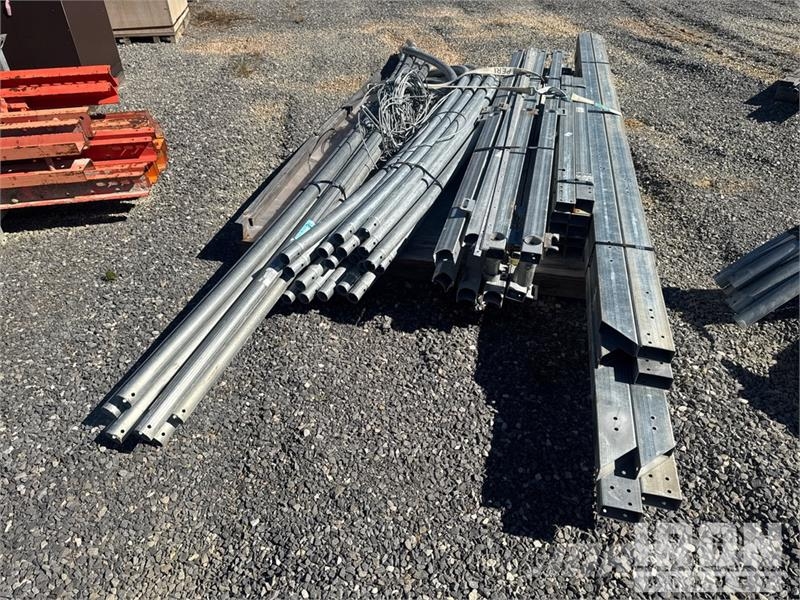 Quantity of (3) Pallets of Canvas Canopy 其他组件