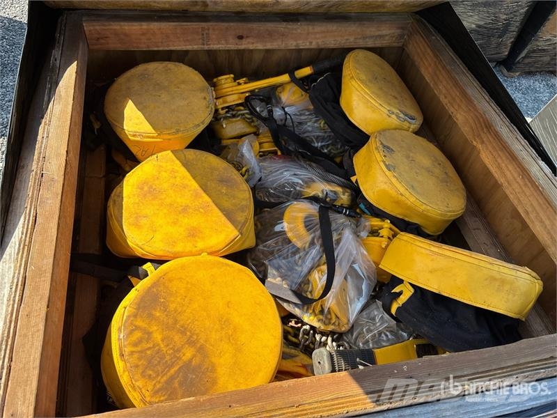  Quantity of (3) Pallets of Contractor supplies معدات البناء - غير ذلك
