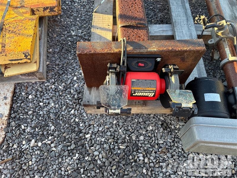 Quantity of (3) Pallets of Electric Drill Press Andre komponenter