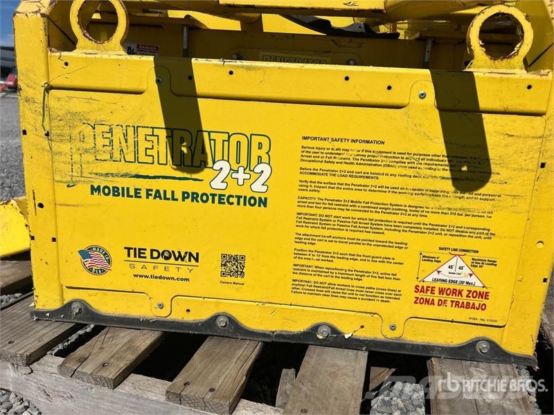 Quantity of (3) Penetrator Mobile Fall Protection Outros componentes