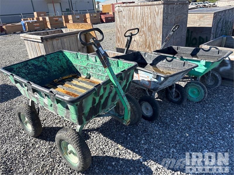 Quantity of (3) Pull Utility Cart エンジン