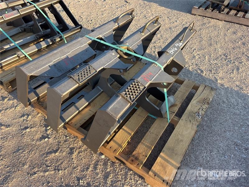Quantity of (3) QT RH Skid Steer Frame Weldment-NC Outros componentes