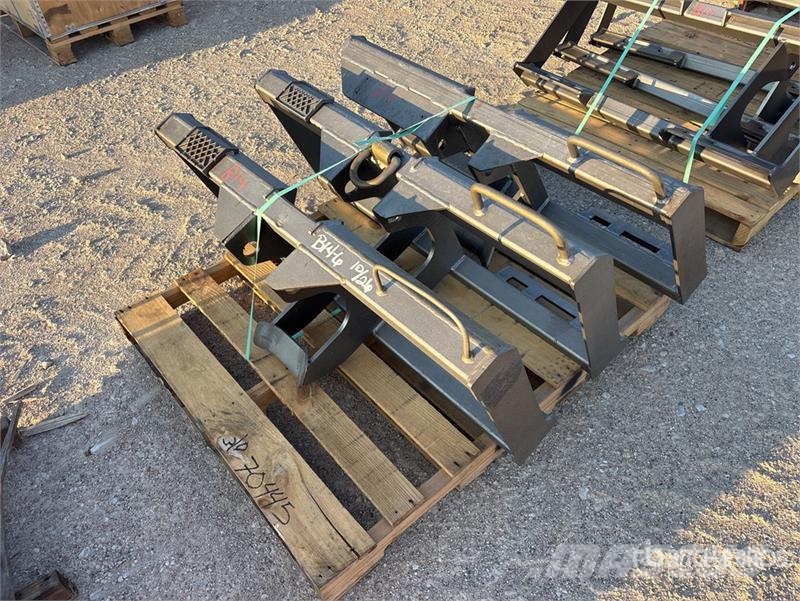 Quantity of (3) QT RH Skid Steer Frame Weldment-NC Outros componentes