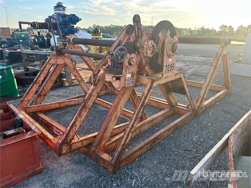 Quantity of (3) Reel Stand Pomoćni strojevi