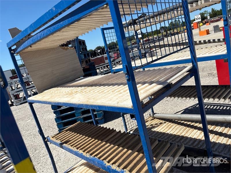 Quantity of (3) Storage Rack Gāzes uzglabāšanas un padeves aprīkojums