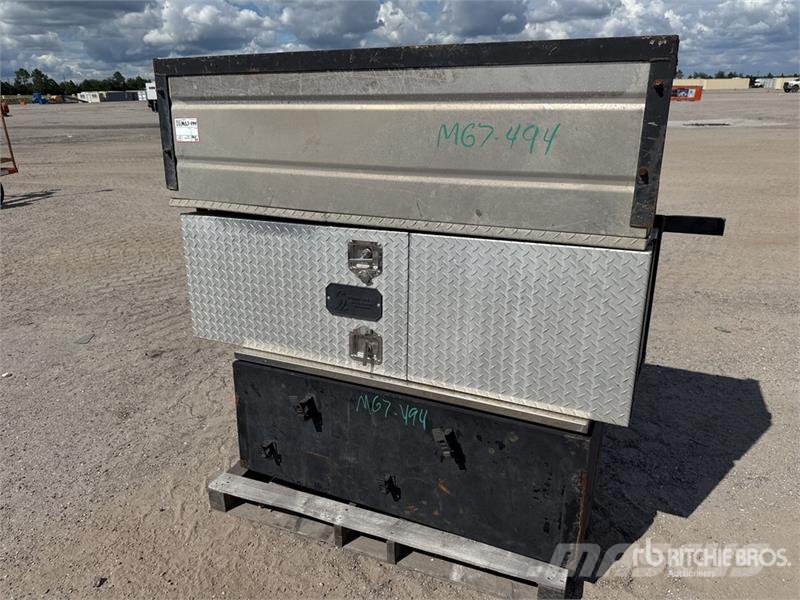 Quantity of (3) Truck Boxes Транспорт - Інші