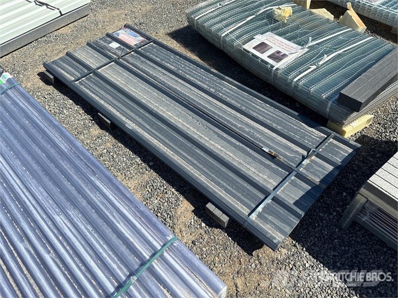 Quantity of (30) 7.87 ft x 3 ft Grey Metal Roofing Vintsid, telfrid ja materjaliliftid