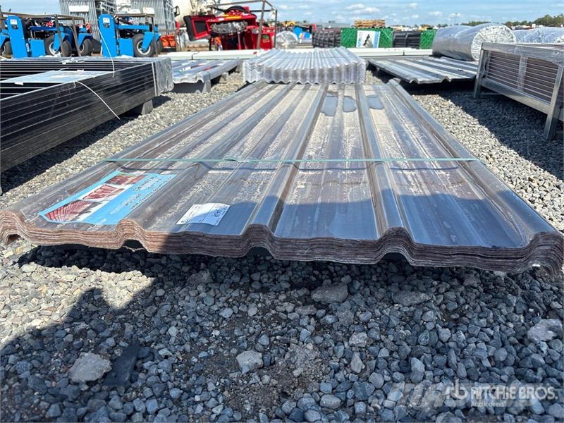 Quantity of (30) 8 ft x 3 Corrugated Polycarbonate Vintsid, telfrid ja materjaliliftid