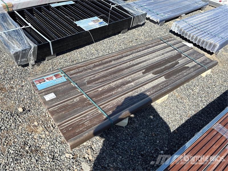 Quantity of (30) 8 ft x 3 Corrugated Polycarbonate Vintsid, telfrid ja materjaliliftid