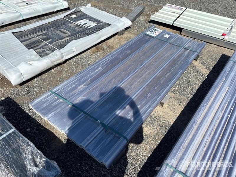 Quantity of (30) 8 ft x 3 ft Corrugated Polycarbon Vintsid, telfrid ja materjaliliftid