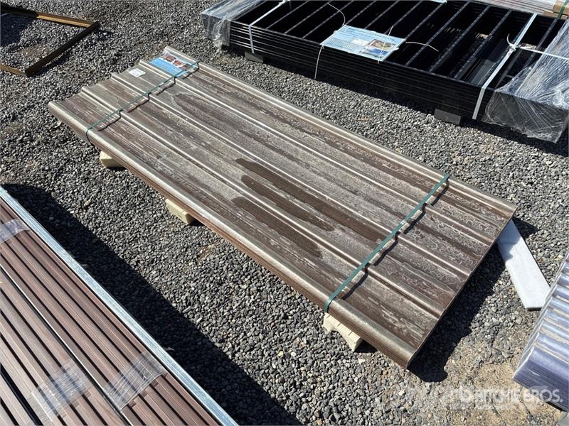 Quantity of (30) 8 ft x 3 Corrugated Polycarbonate Vintsid, telfrid ja materjaliliftid