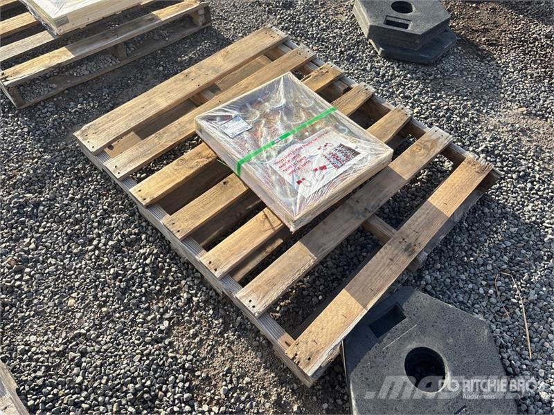  Quantity of (30) Heavy-Duty D-Ring Shackle (Unused أجزاء ومعدات رافعات