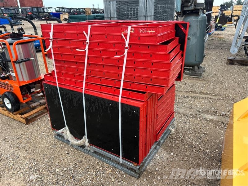 Quantity of (30) KJ K0204 Steel Frame Concrete Fo Akcesoria