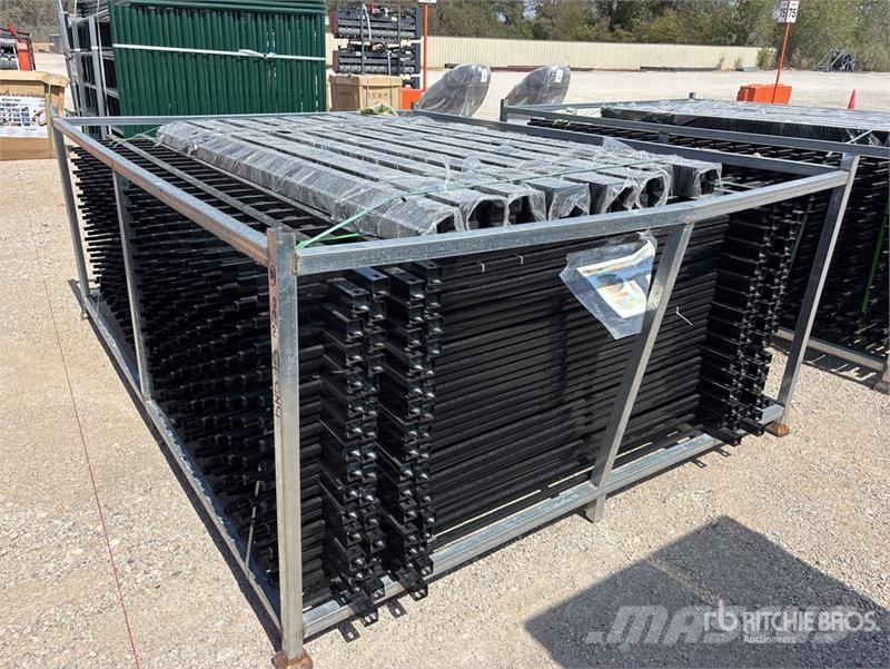 Quantity of (30) STARVOX SV0810-30 10 ft x 7 ft P Equipos de vallado