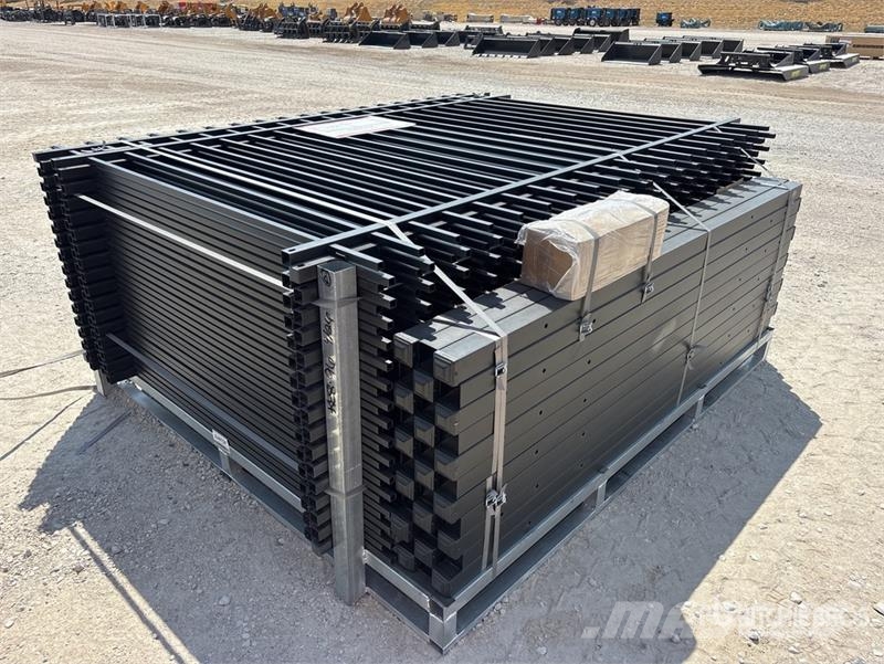 Quantity of (32) SUNTOP S0608-32 8 ft x 6 ft Powd Zäune und Zubehör