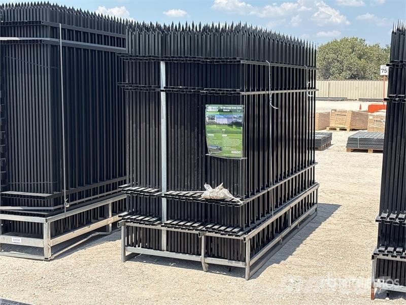  Quantity of (33)  Skyway F10 10 ft x 7 ft Wrought  Outros componentes
