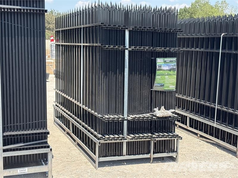  Quantity of (33)  Skyway F10 10 ft x 7 ft Wrought  Outros componentes
