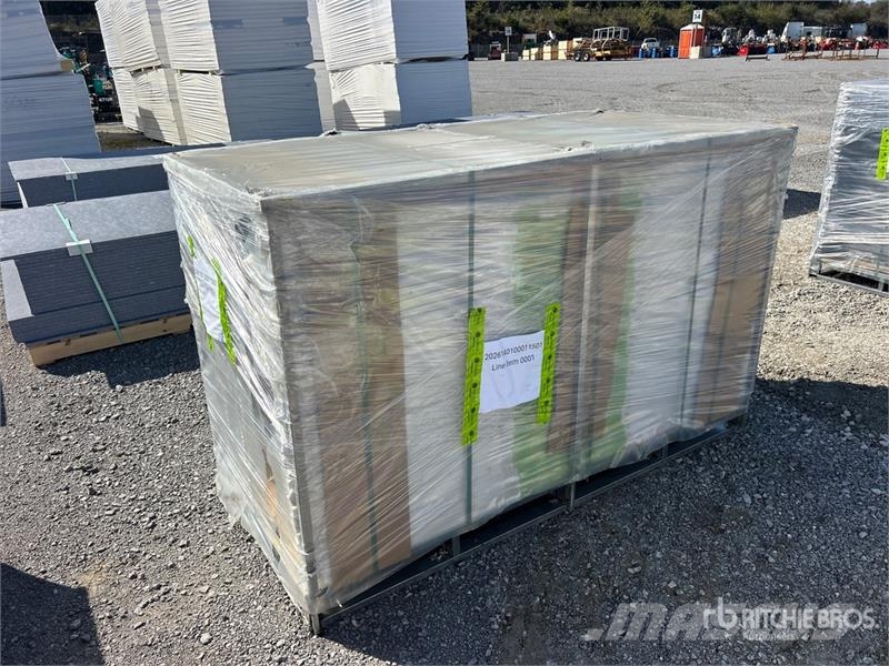 Quantity of (38) 6 ft x 36 in Trex Enhance Railing その他部品