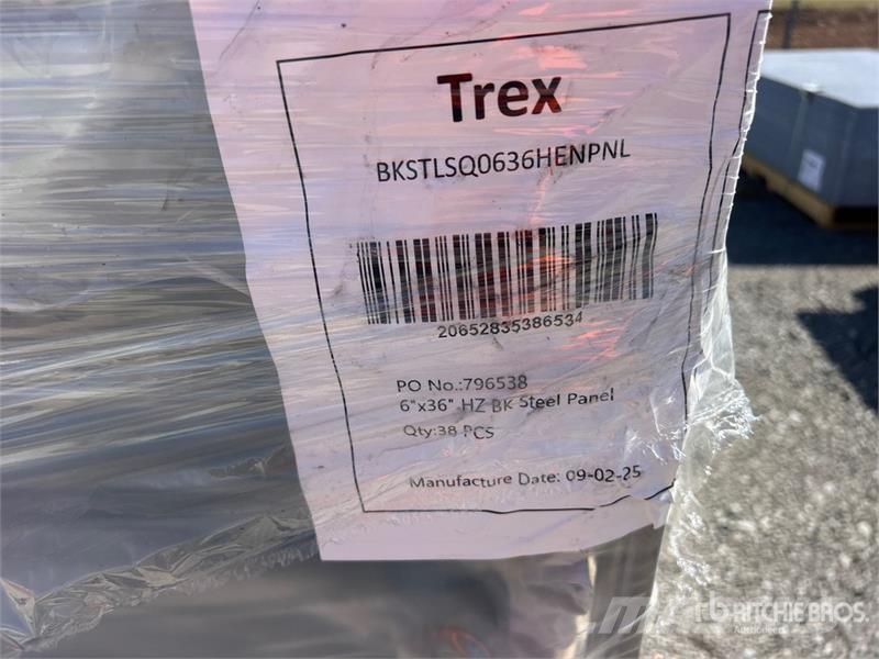 Quantity of (38) 6 ft x 36 in Trex Enhance Railing その他部品