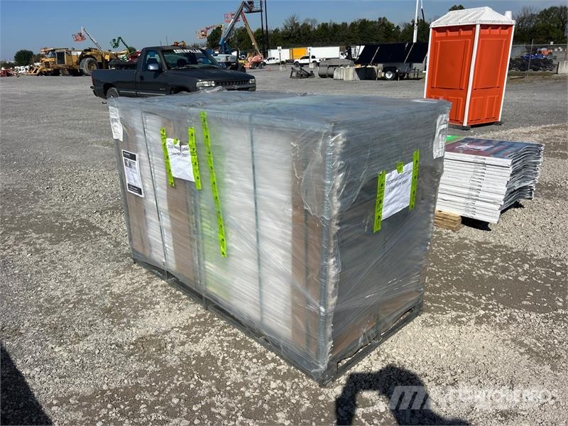 Quantity of (38) 6 ft x 36 in Trex Enhance Railing その他部品